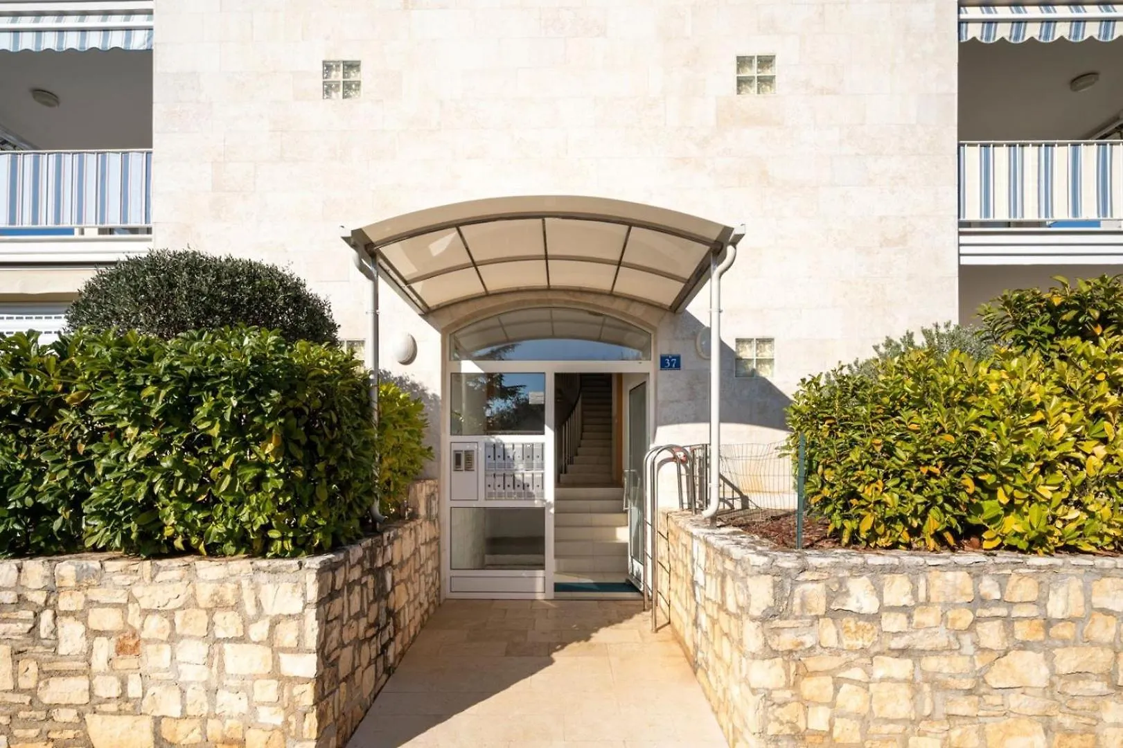 Apartment Crvena Uvala Zambratija  Croatia